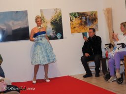 Fashion Show in der Contemplor Galerie Wien am 14. 03. 2024